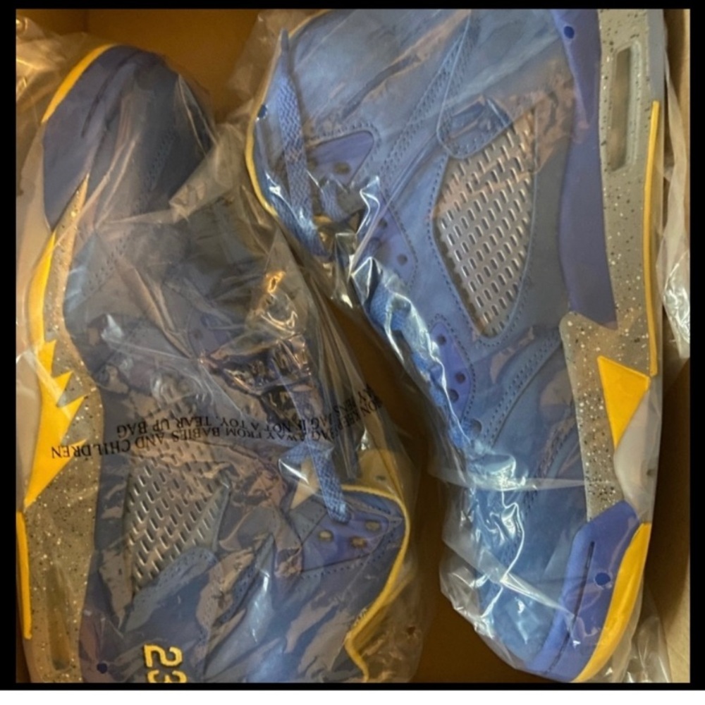 NWOT - Air Jordan 5 Laney J5P Sneakers - Picture 2 of 7